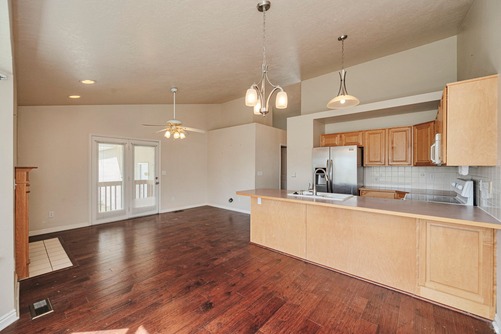 11463 S 2510 W South Jordan, UT 84095