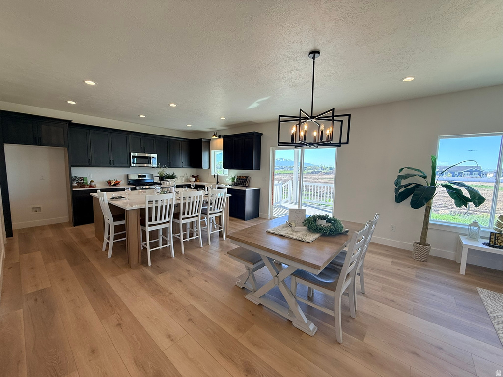 2405 W 3200 N Farr West, UT 84404
