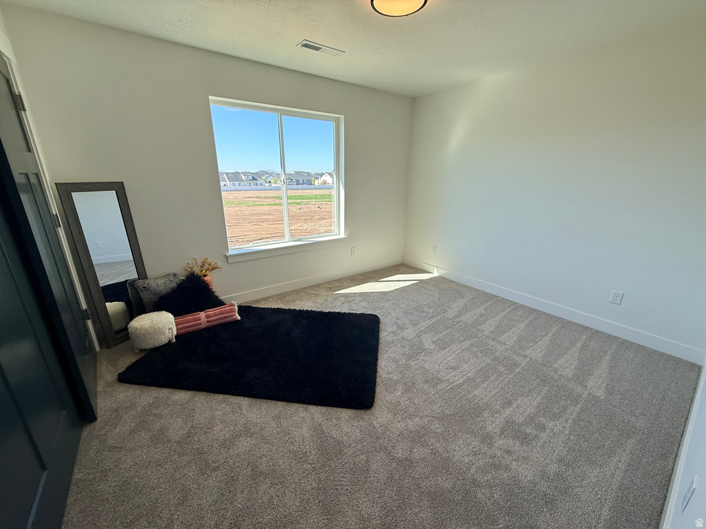 2405 W 3200 N Farr West, UT 84404