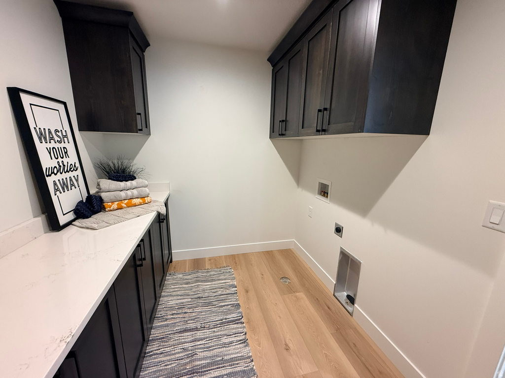 2405 W 3200 N Farr West, UT 84404