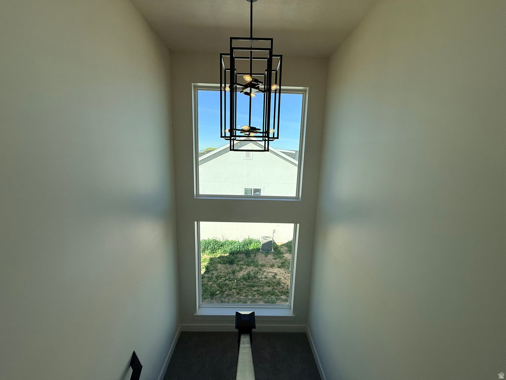 2405 W 3200 N Farr West, UT 84404