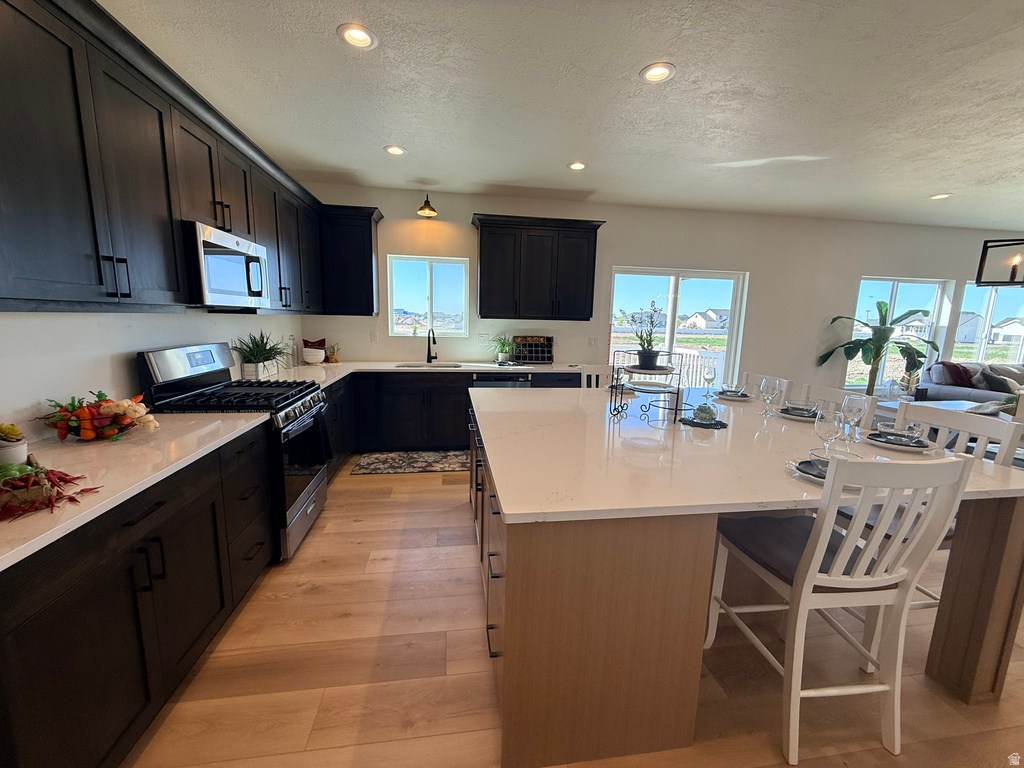 2405 W 3200 N Farr West, UT 84404