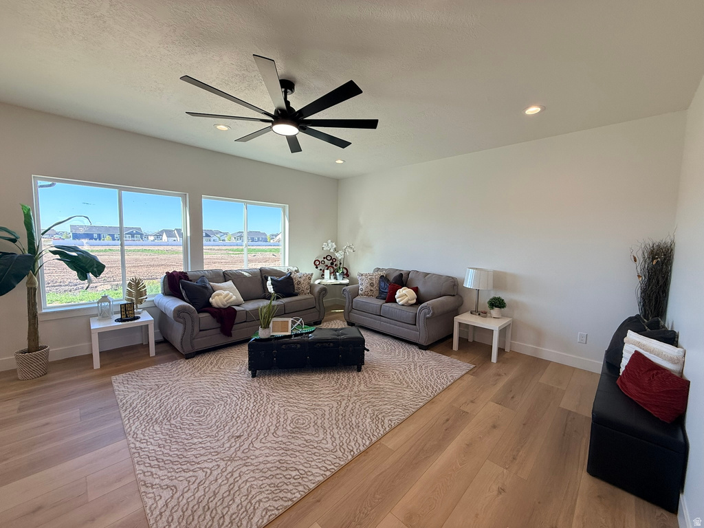 2405 W 3200 N Farr West, UT 84404