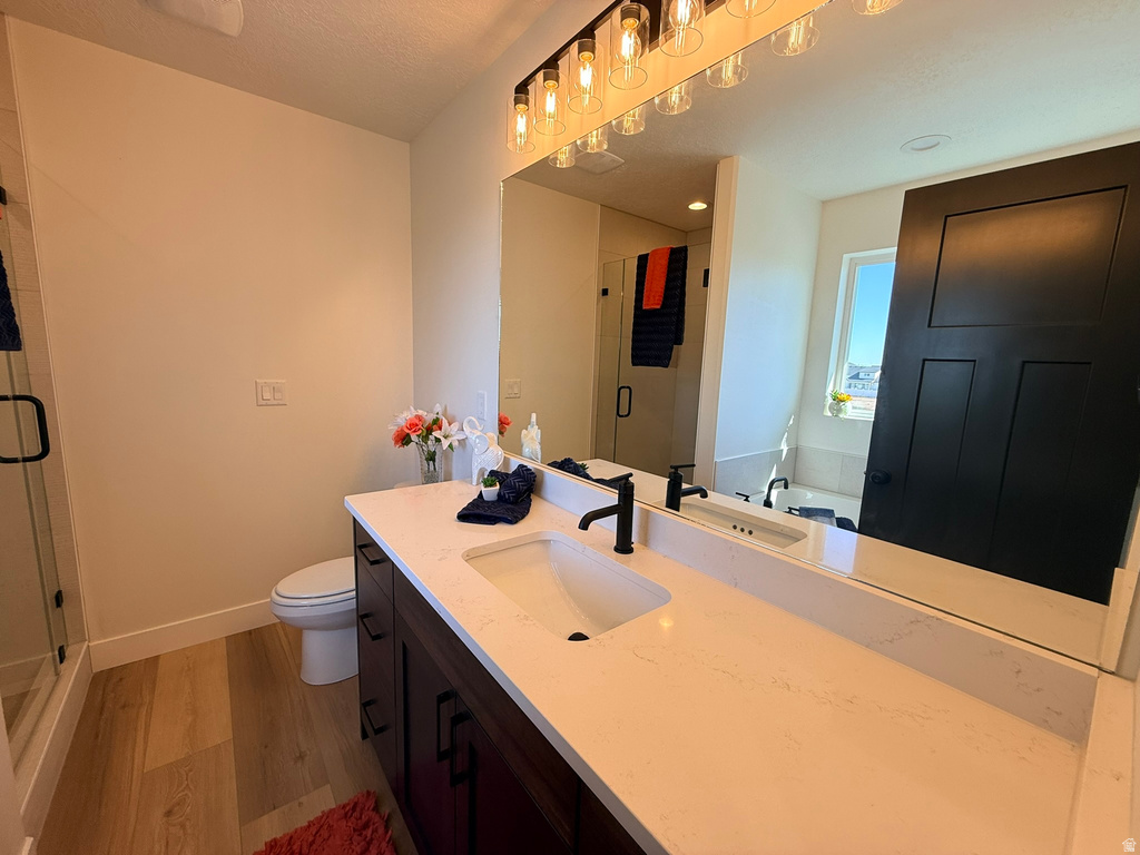 2405 W 3200 N Farr West, UT 84404