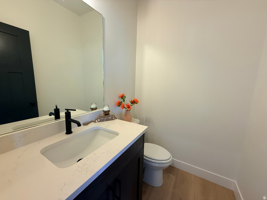 2405 W 3200 N Farr West, UT 84404
