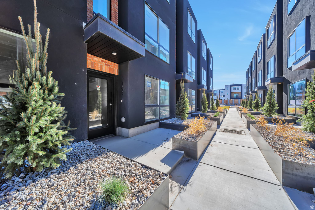 884 E ROWLEY DR #101 Millcreek, UT 84107