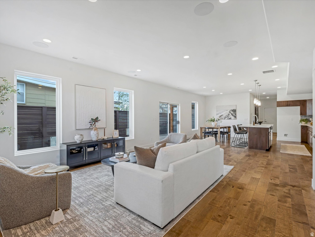 1738 S WINDSOR ST Salt Lake City, UT 84105