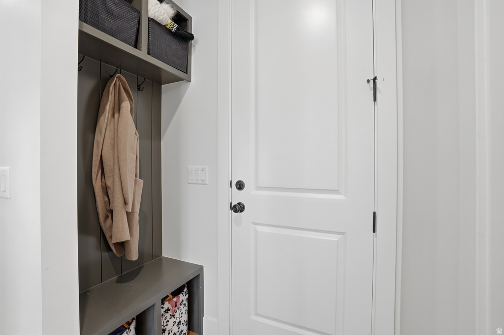 6638 W BRAEBURN WAY West Jordan, UT 84081