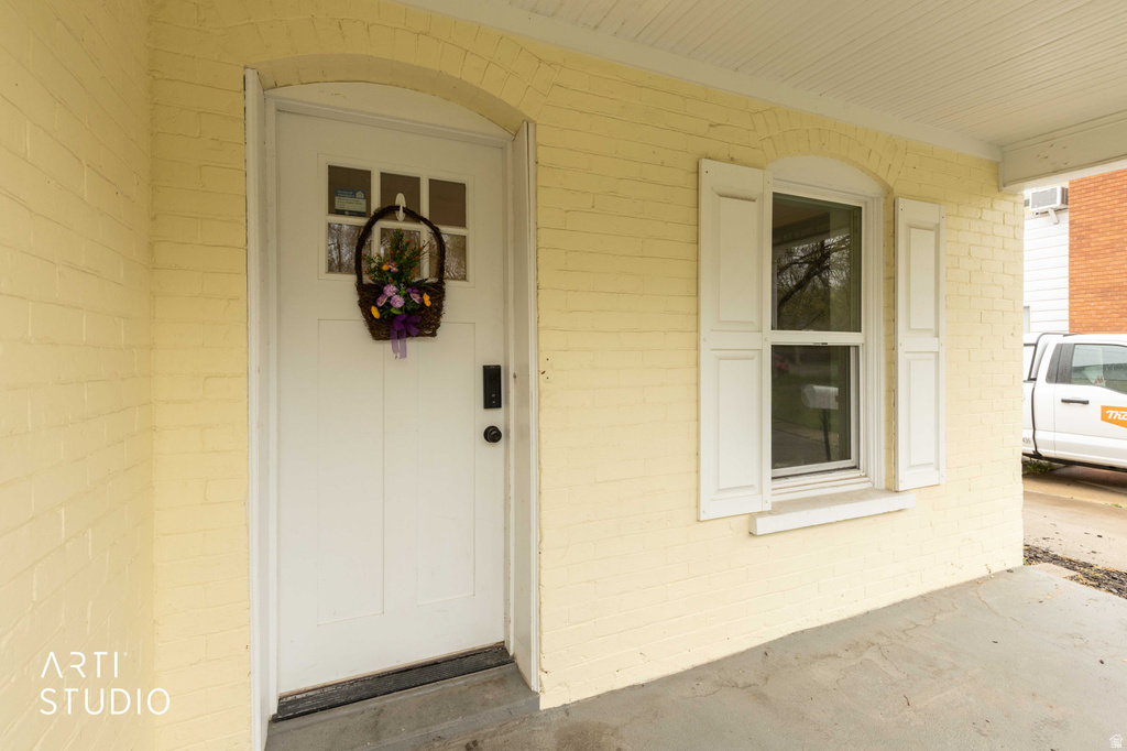 2037 MADISON Ogden, UT 84401