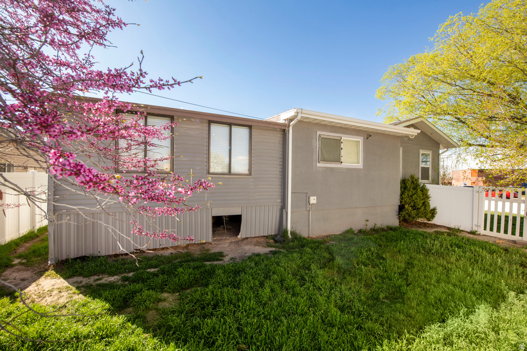 2137 W 6200 S Taylorsville, UT 84129