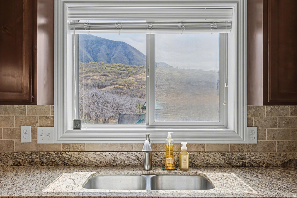 200 S MAHOGANY WAY Elk Ridge, UT 84651