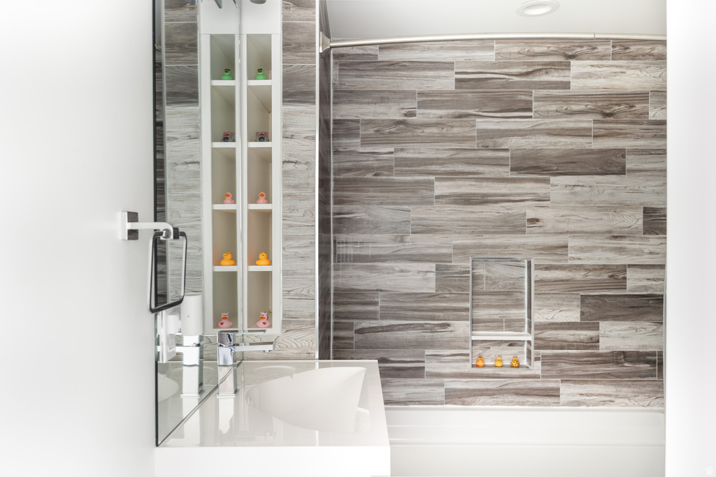 4296 MULHOLLAND ST Salt Lake City, UT 84124