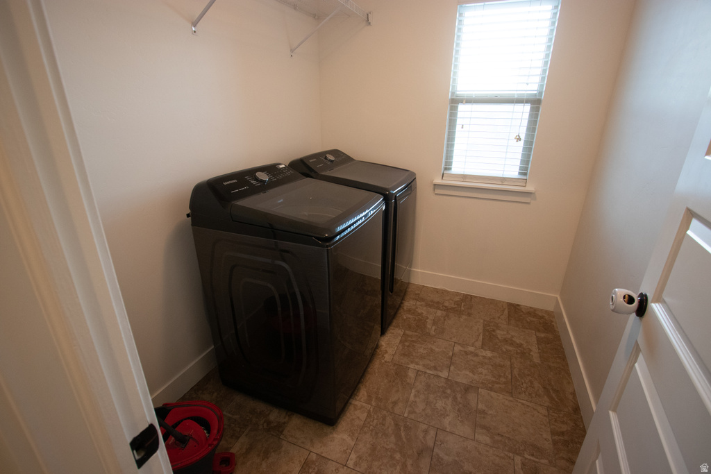 951 W GRIZZLY WULFF DR Bluffdale, UT 84065