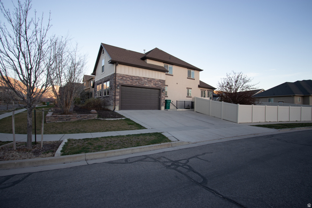 951 W GRIZZLY WULFF DR Bluffdale, UT 84065