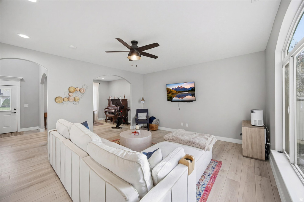 358 LAKEVIEW DR Lehi, UT 84043