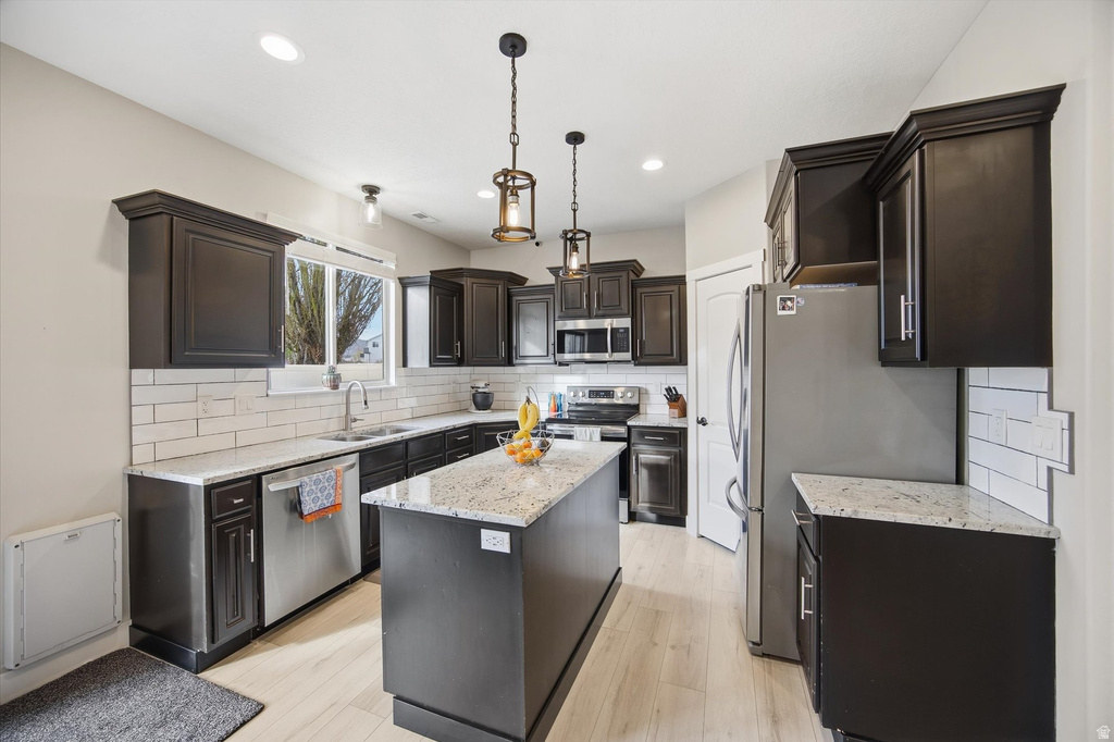 358 LAKEVIEW DR Lehi, UT 84043