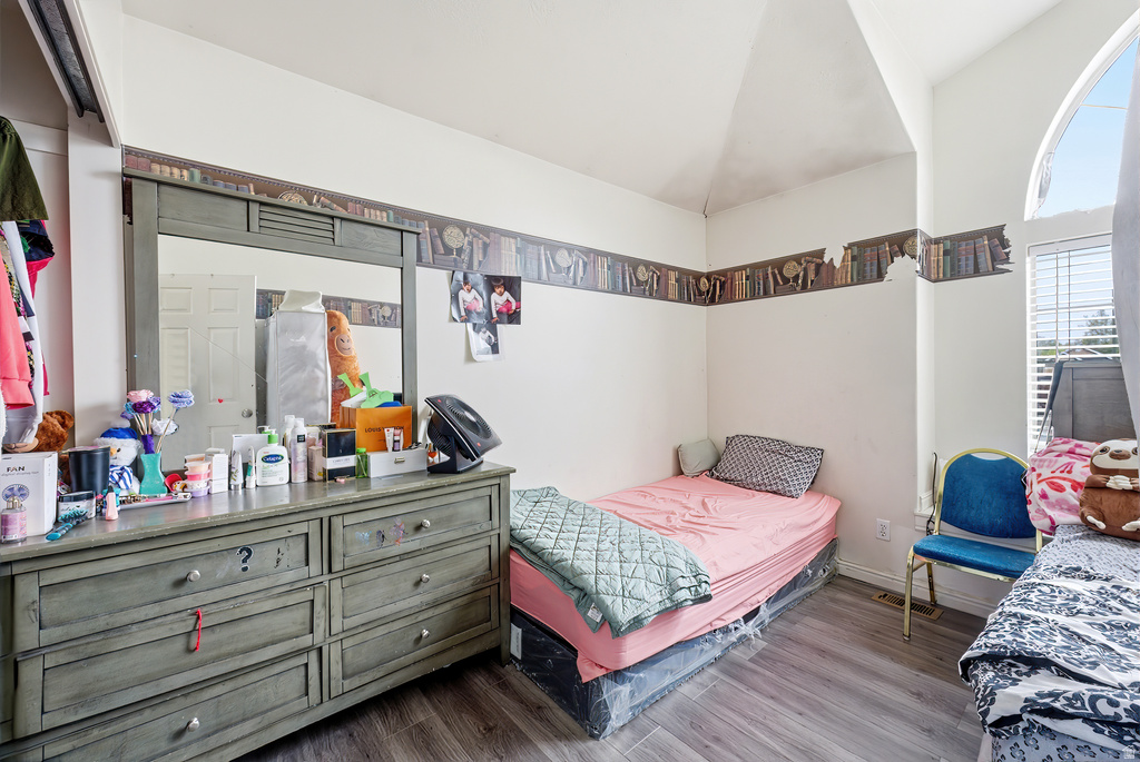 1037 W STATE CIR Salt Lake City, UT 84104