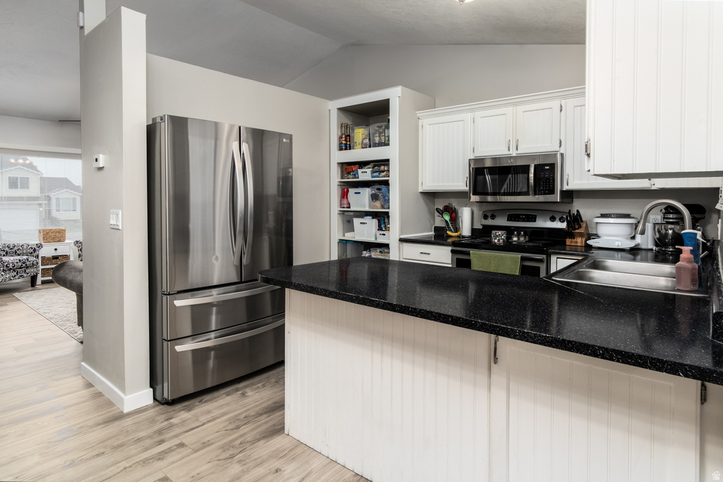 7960 S SHAYLA DR West Jordan, UT 84088