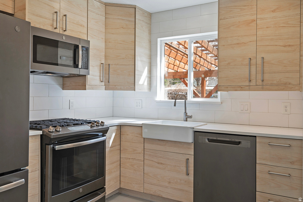 442 E BURTON AVE Salt Lake City, UT 84115