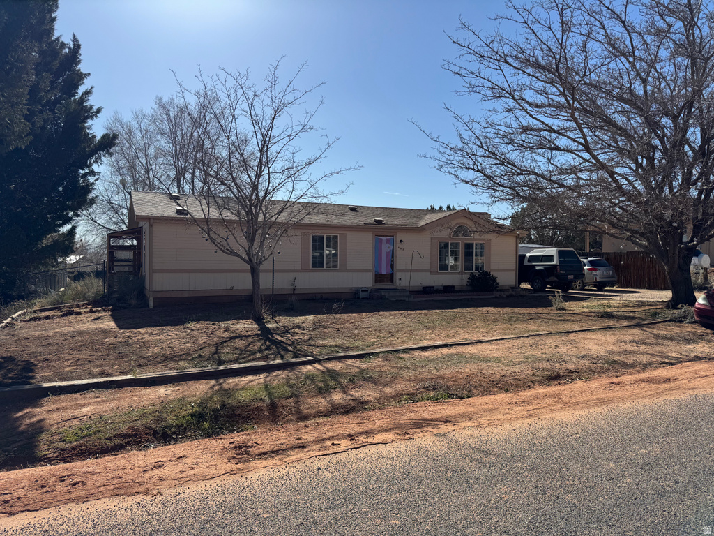 445 W VANCE DR