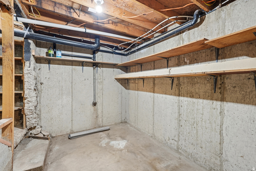 295 S MAIN ST Providence, UT 84332