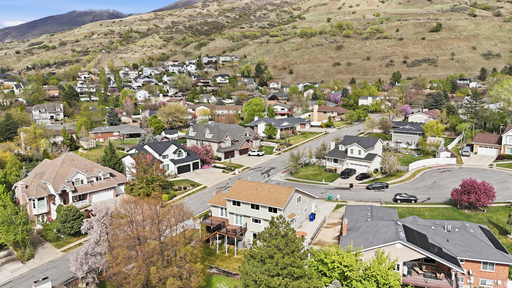 1893 N 100 E Centerville, UT 84014