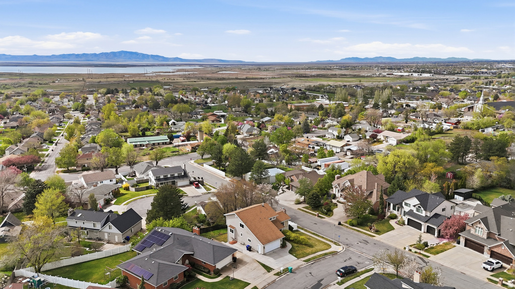 1893 N 100 E Centerville, UT 84014