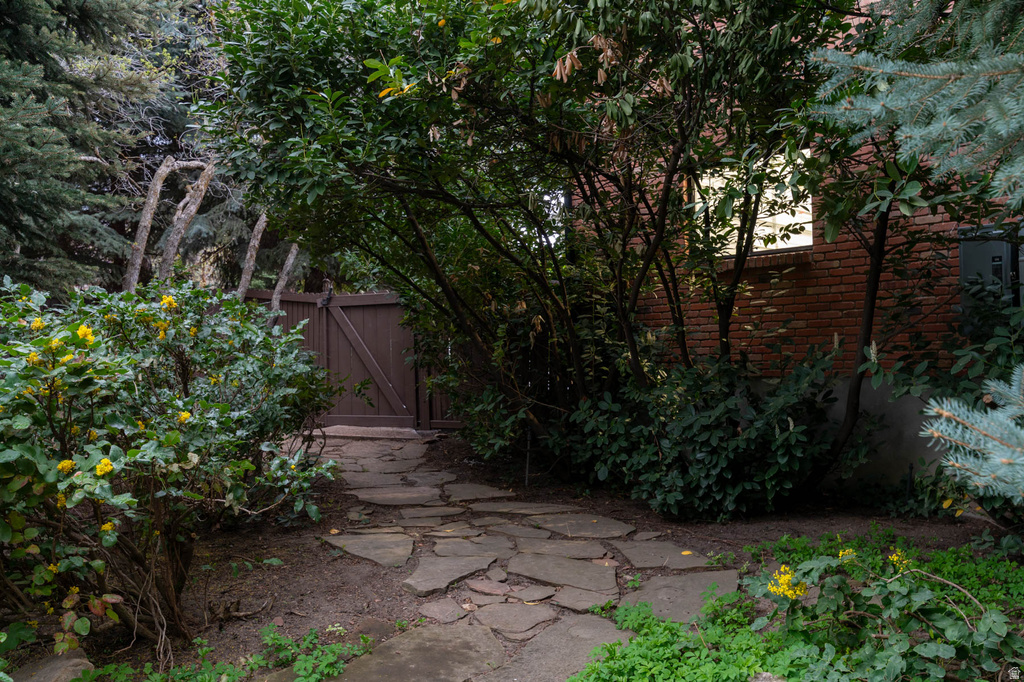 9618 S RUSKIN CIR Sandy, UT 84092