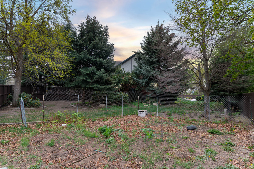 9618 S RUSKIN CIR Sandy, UT 84092