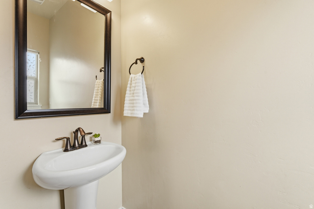 1497 W MEADOW GLEN DR Bluffdale, UT 84065