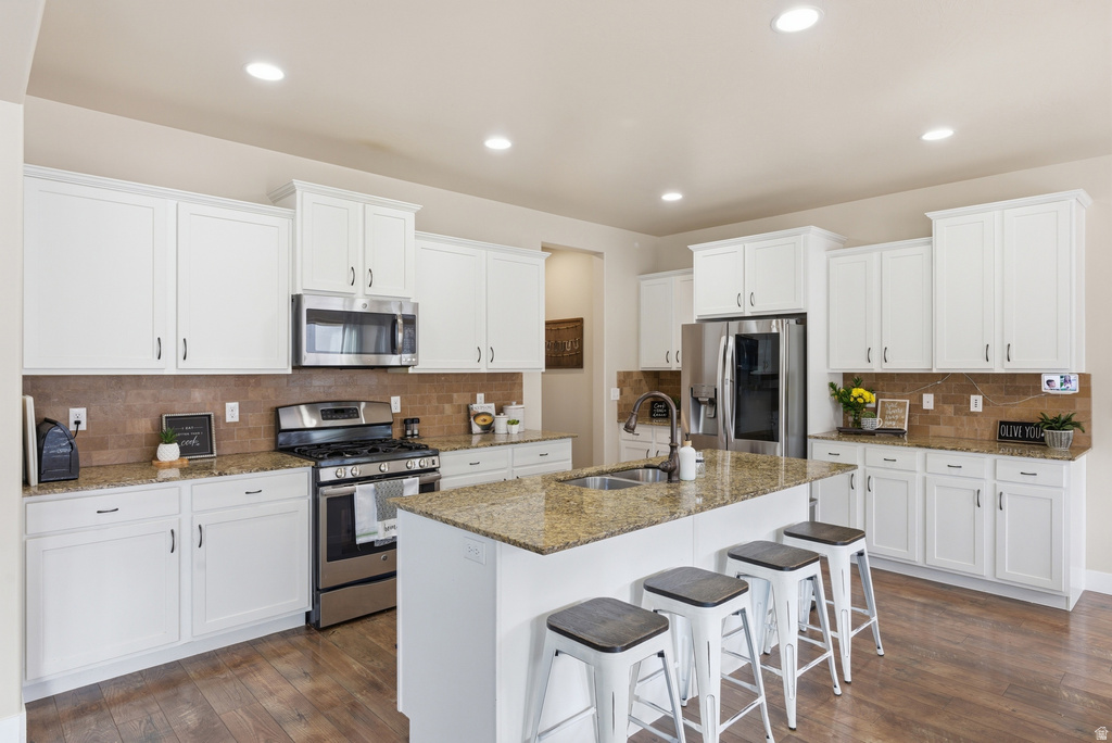 1497 W MEADOW GLEN DR Bluffdale, UT 84065