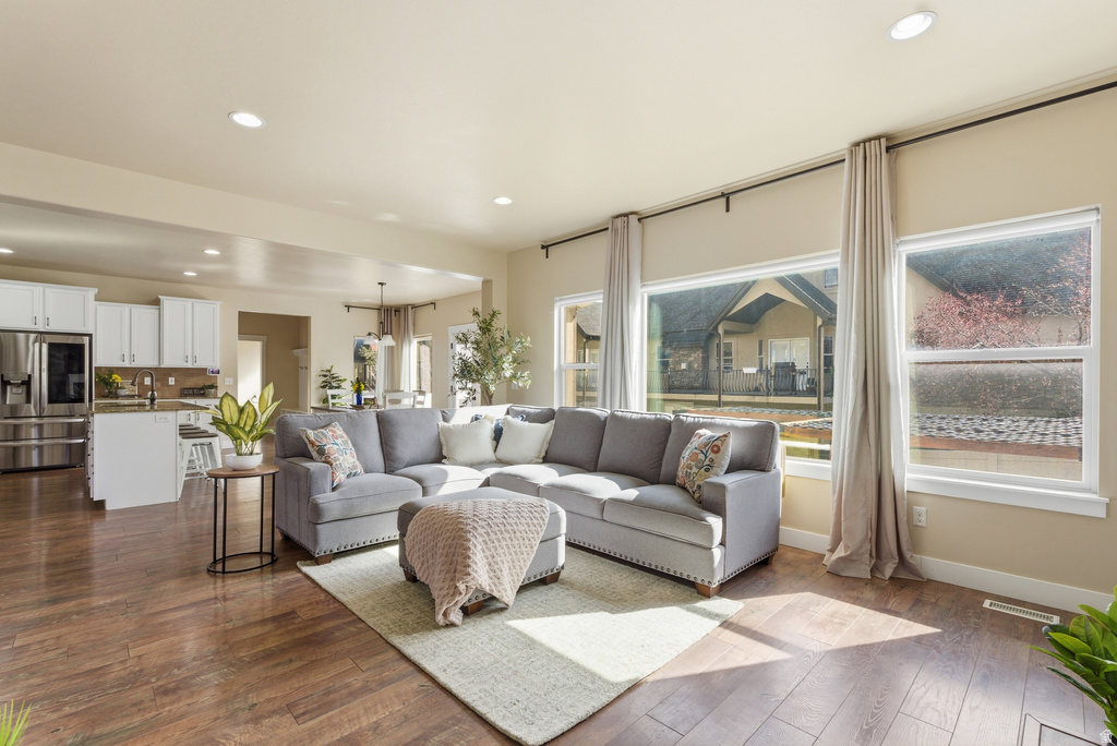 1497 W MEADOW GLEN DR Bluffdale, UT 84065