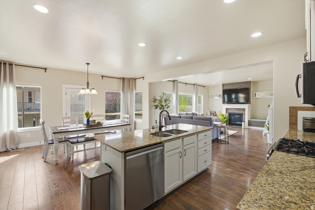 1497 W MEADOW GLEN DR Bluffdale, UT 84065