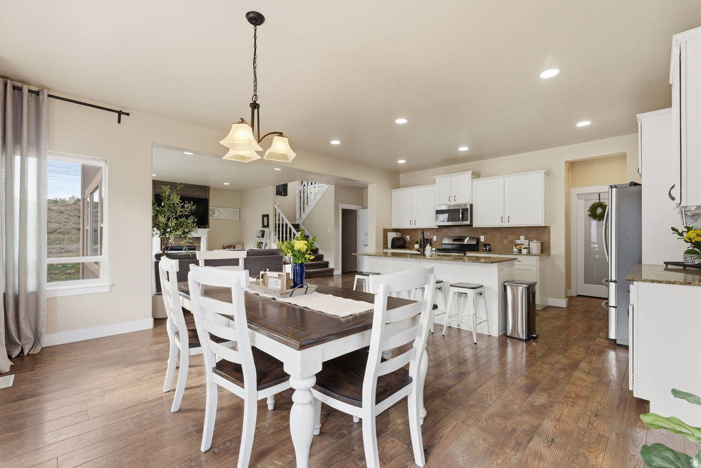 1497 W MEADOW GLEN DR Bluffdale, UT 84065