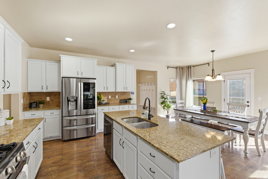 1497 W MEADOW GLEN DR Bluffdale, UT 84065