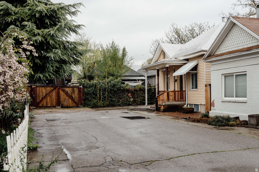 759 S KILBOURNE CT Salt Lake City, UT 84102