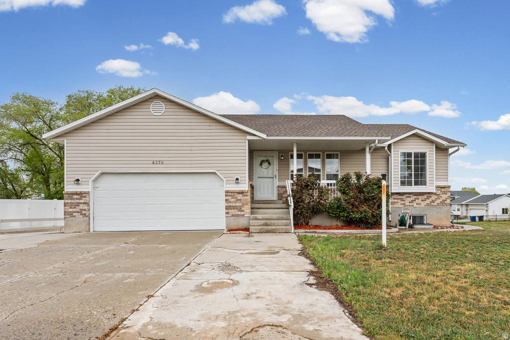6370 W SETTLERS POINT DR West Valley City, UT 84128