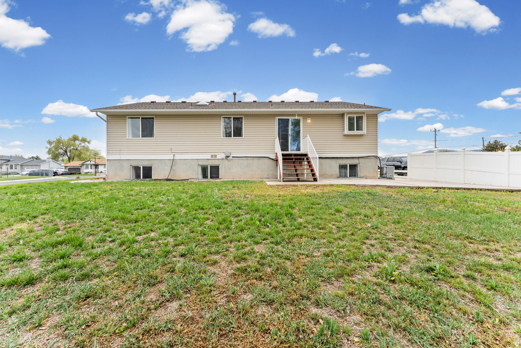 6370 W SETTLERS POINT DR West Valley City, UT 84128