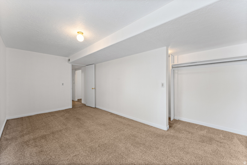 6370 W SETTLERS POINT DR West Valley City, UT 84128