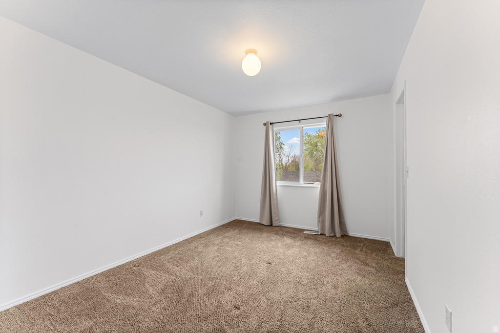 6370 W SETTLERS POINT DR West Valley City, UT 84128