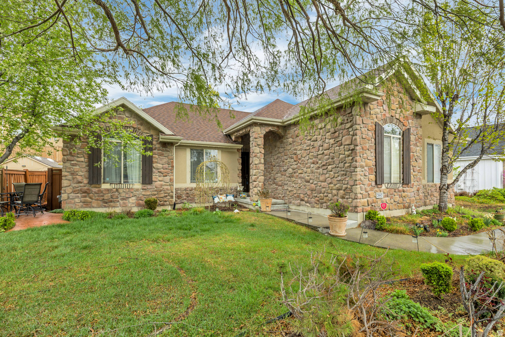 2462 W STONEHAVEN LOOP Lehi, UT 84043