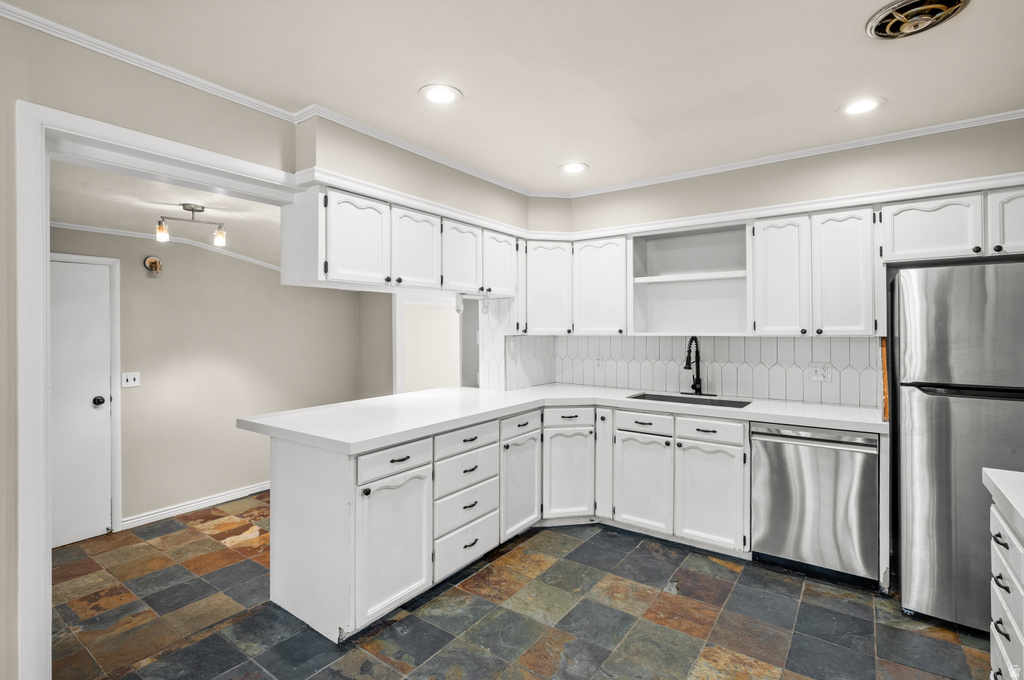 1169 N CAPISTRANO DR Salt Lake City, UT 84116