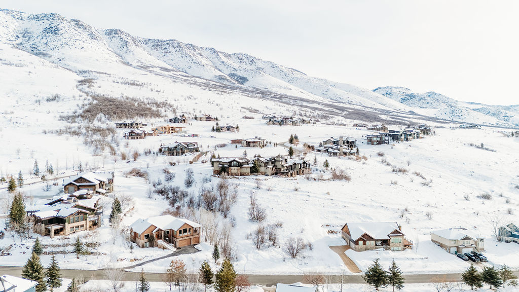 5576 E ELKHORN DR Eden, UT 84310