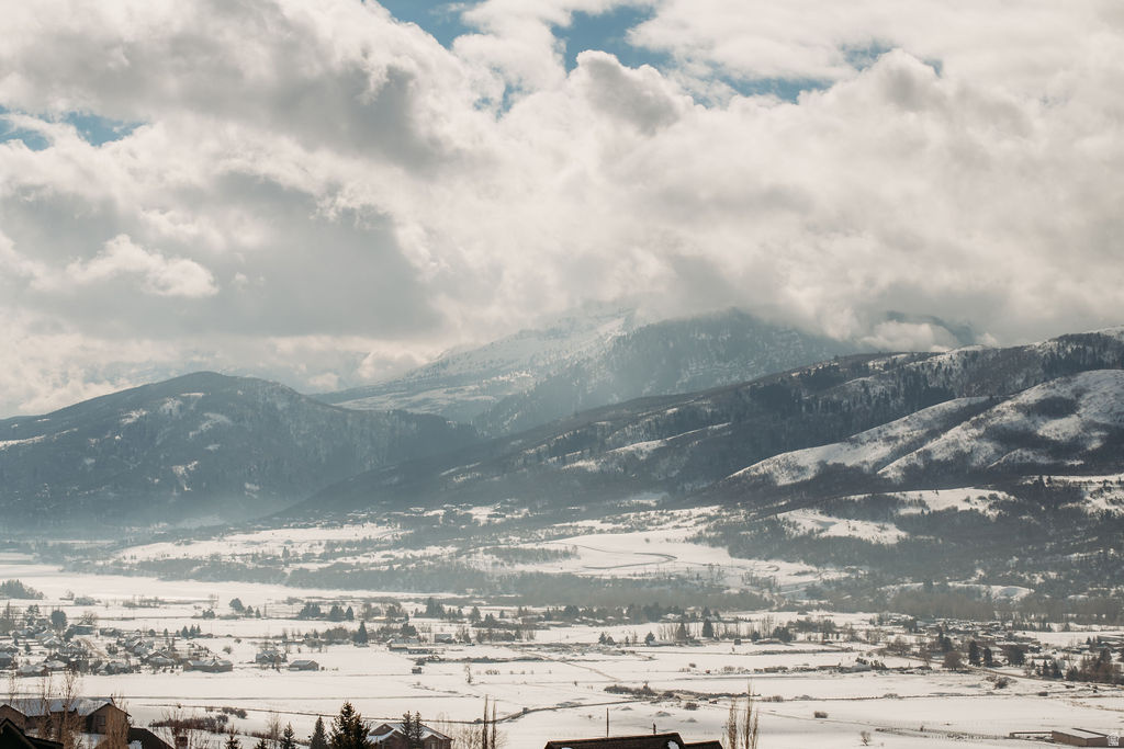 5576 E ELKHORN DR Eden, UT 84310