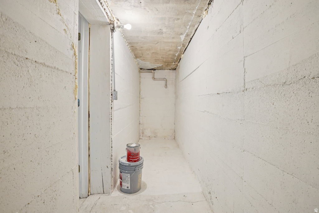 1379 S UTAHNA DR Salt Lake City, UT 84104