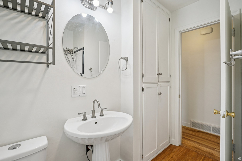 1379 S UTAHNA DR Salt Lake City, UT 84104