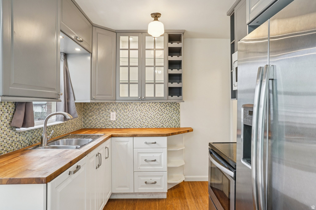 1379 S UTAHNA DR Salt Lake City, UT 84104