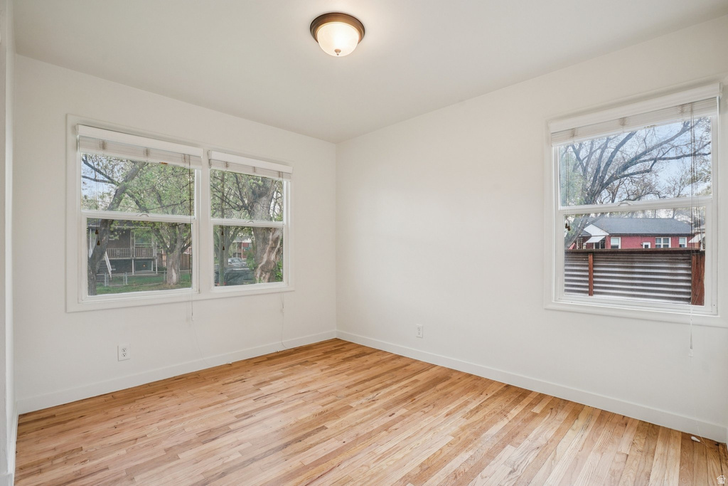 1379 S UTAHNA DR Salt Lake City, UT 84104