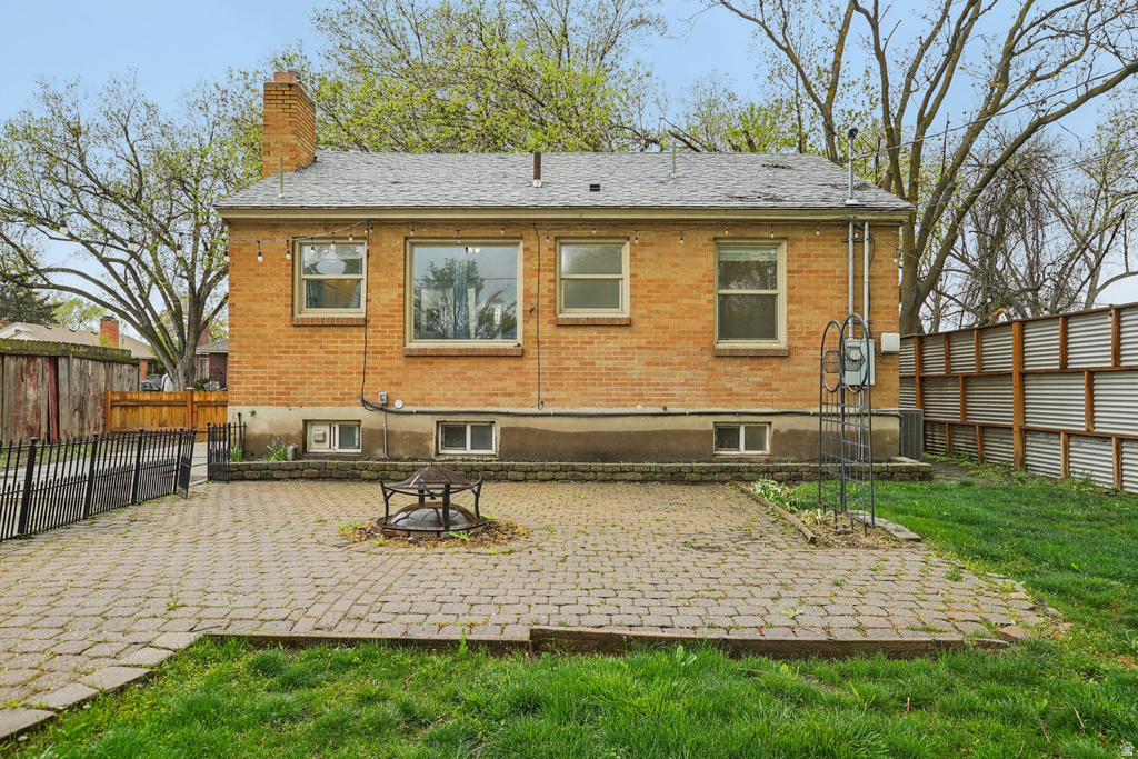 1379 S UTAHNA DR Salt Lake City, UT 84104