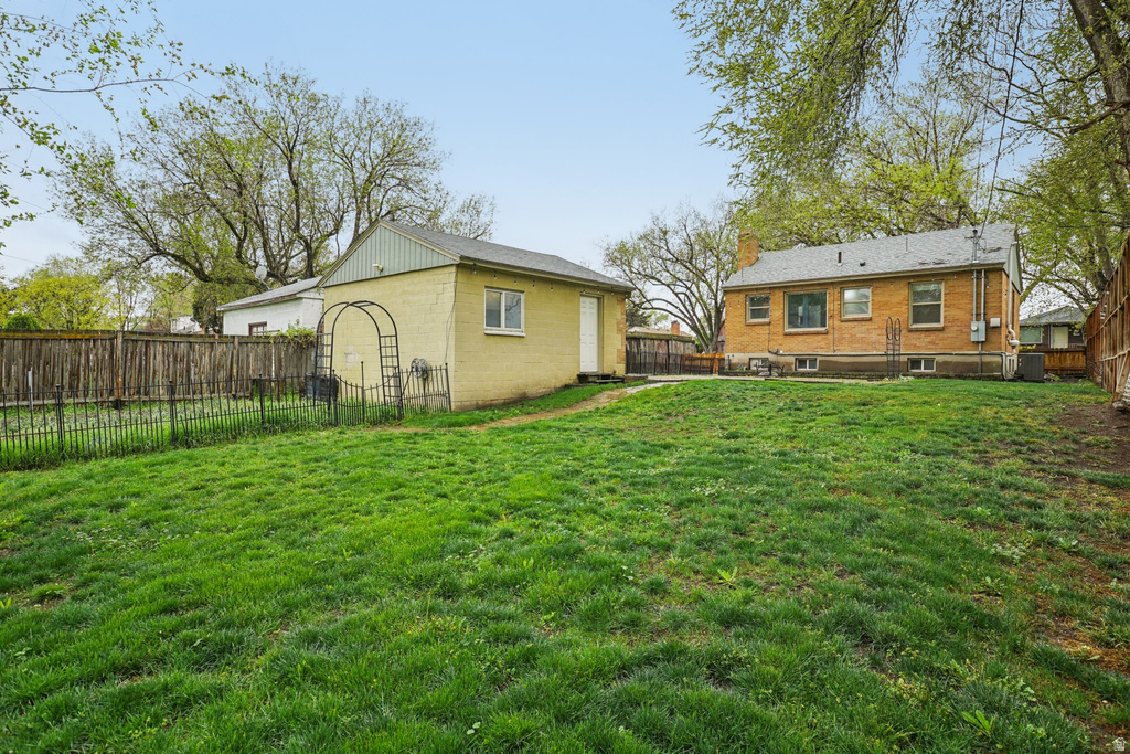 1379 S UTAHNA DR Salt Lake City, UT 84104